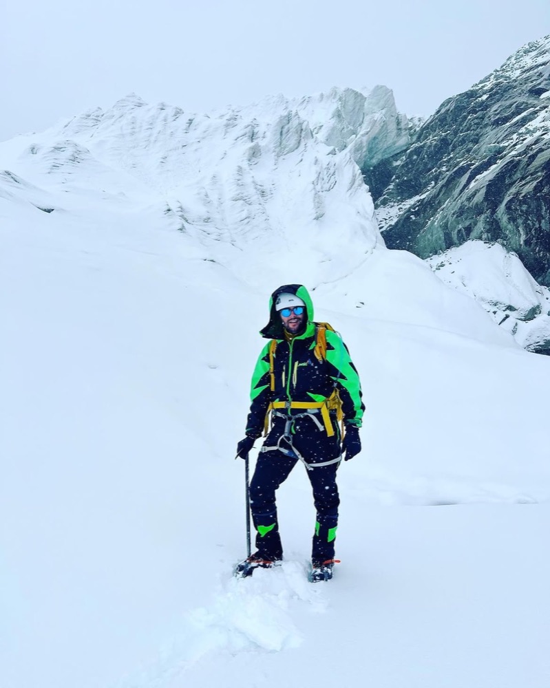 Matthieu Valade au sommet du Huayna Potosí, Bolivie, à plus de 6000 mètres d'altitude